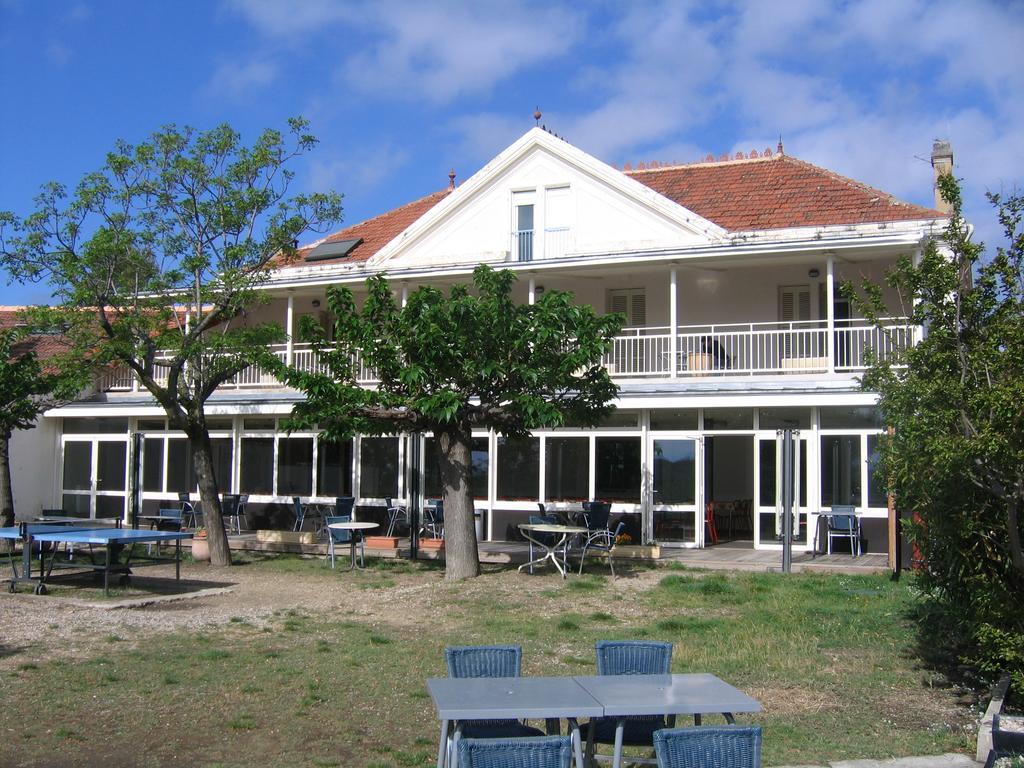 Отель Ymca Villeneuve Les Avignon Экстерьер фото